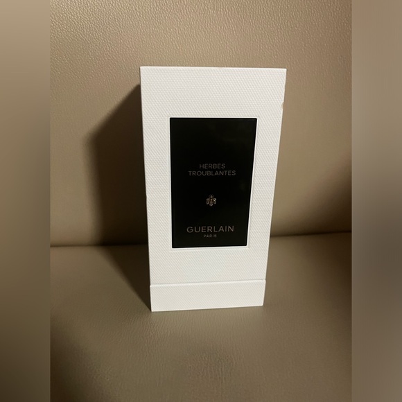 Guerlain L'ART & LA MATIÈRE HERBES
TROUBLANTES - EAU DE PARFUM - Picture 6 of 11